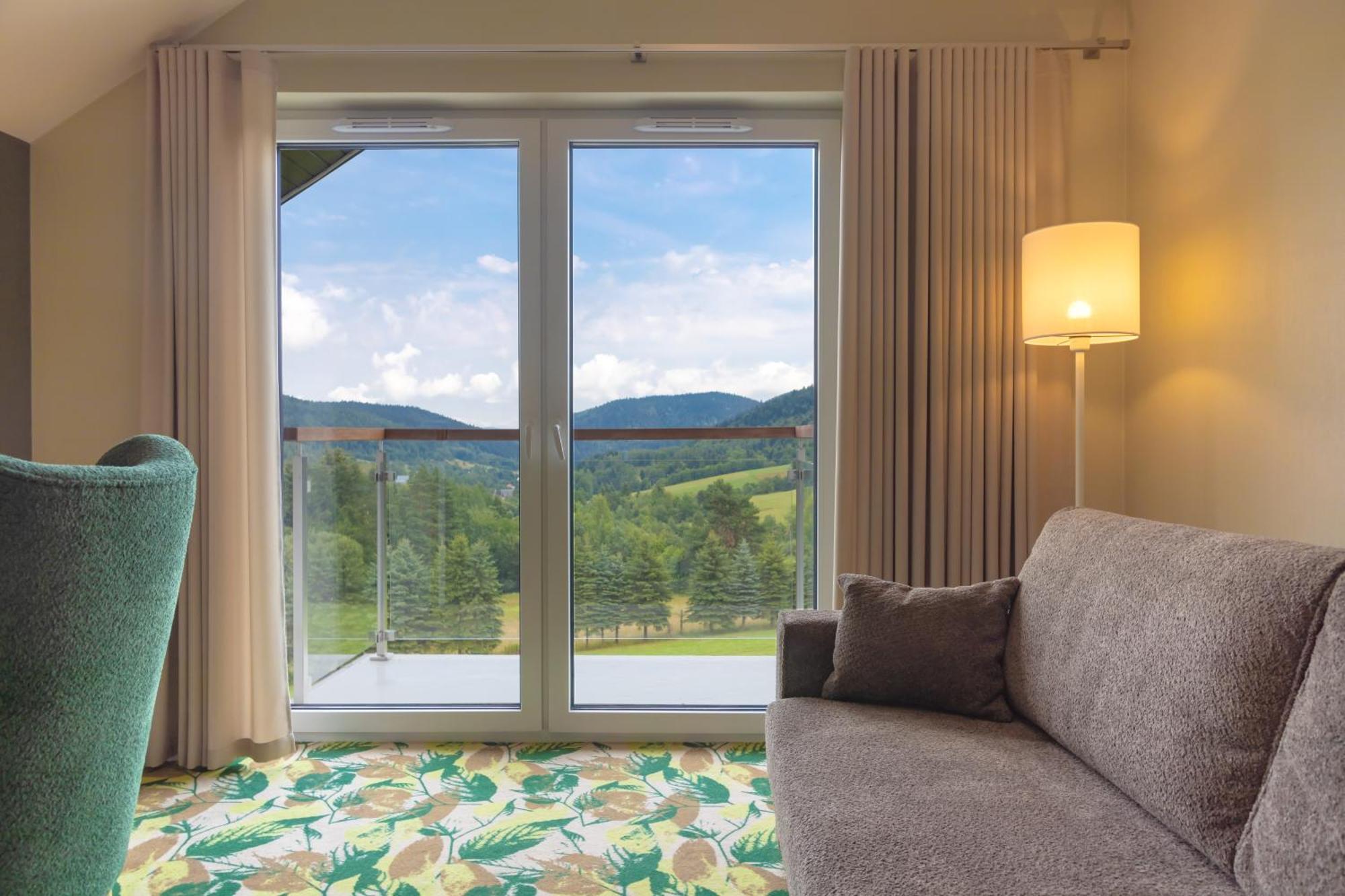 Miodowa Klinika Hotel Kamianna Екстериор снимка