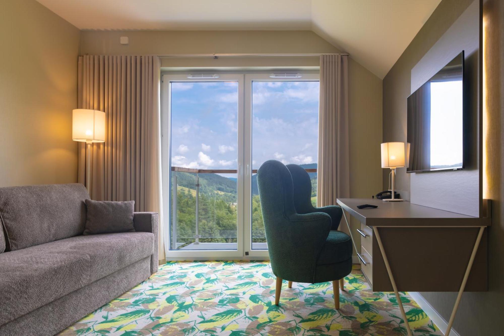 Miodowa Klinika Hotel Kamianna Екстериор снимка