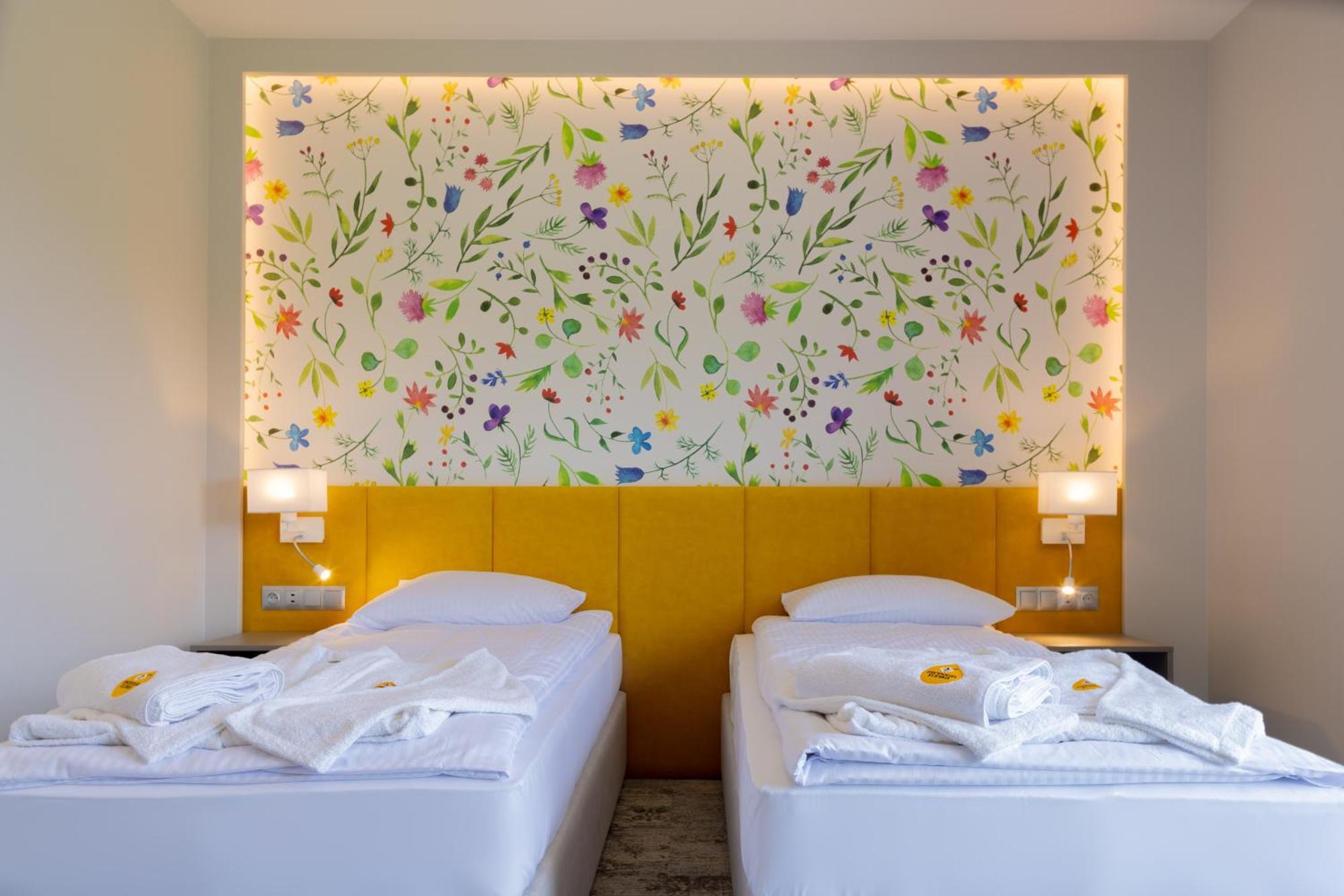 Miodowa Klinika Hotel Kamianna Екстериор снимка