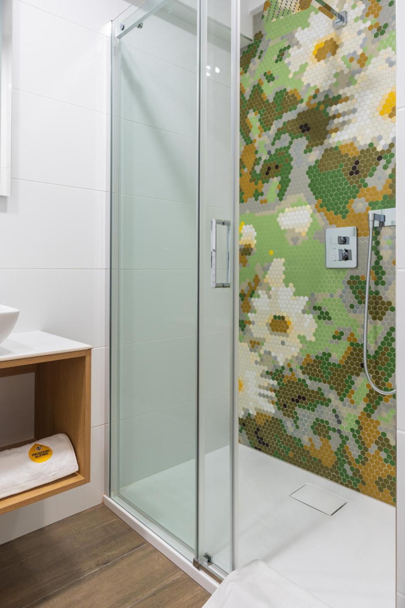 Miodowa Klinika Hotel Kamianna Екстериор снимка